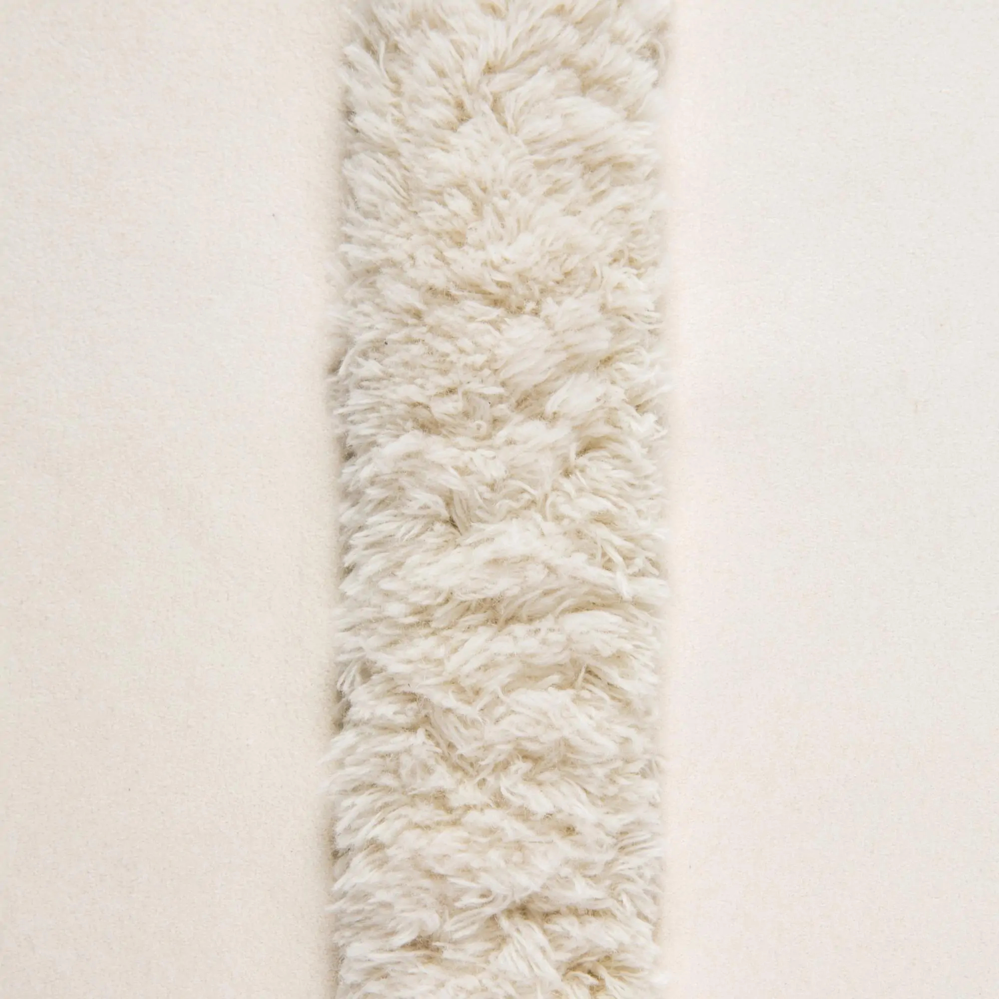 Eggshell 1001 | Alcantara Anemone
