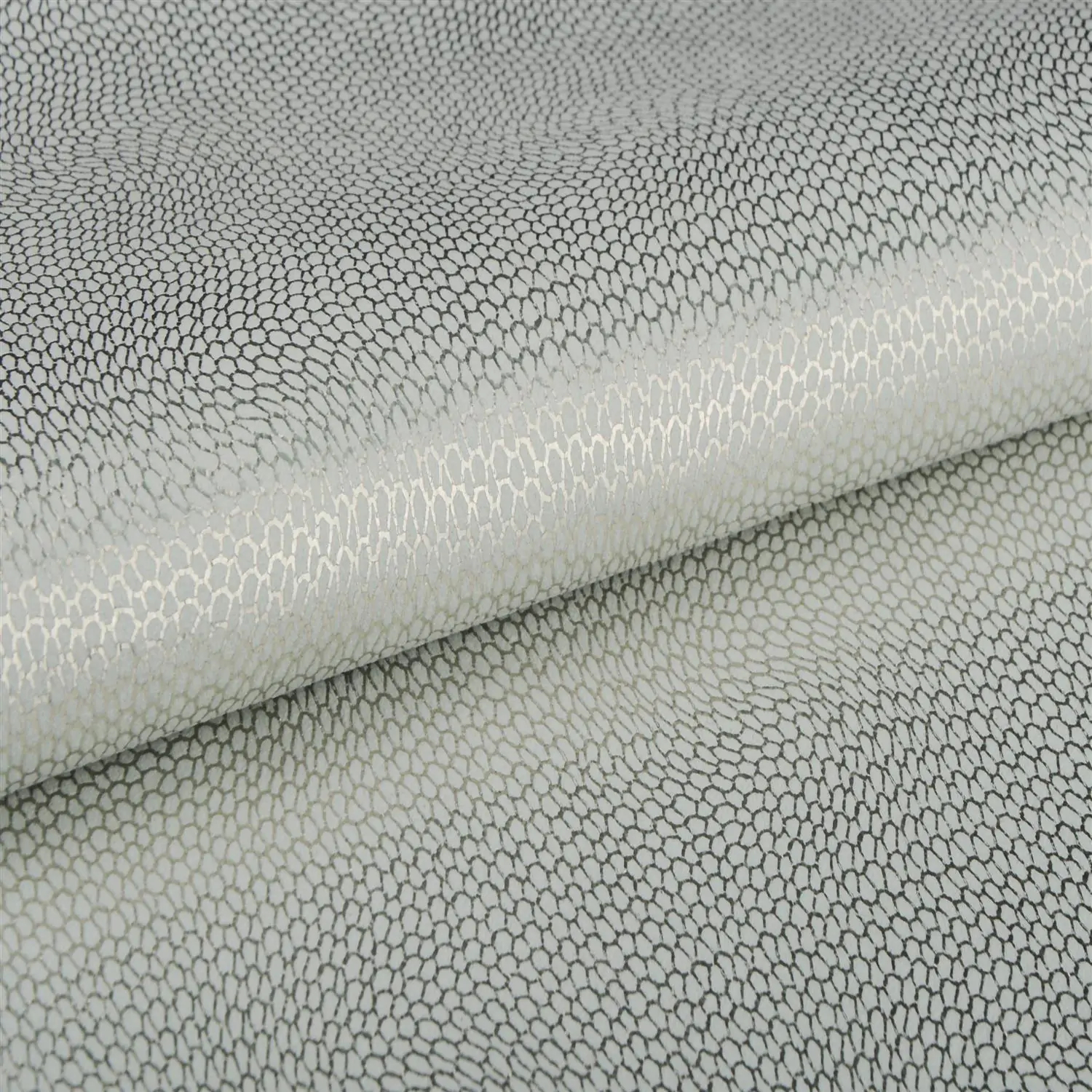 Ice Platinum Film 1042 | Alcantara Ouranos