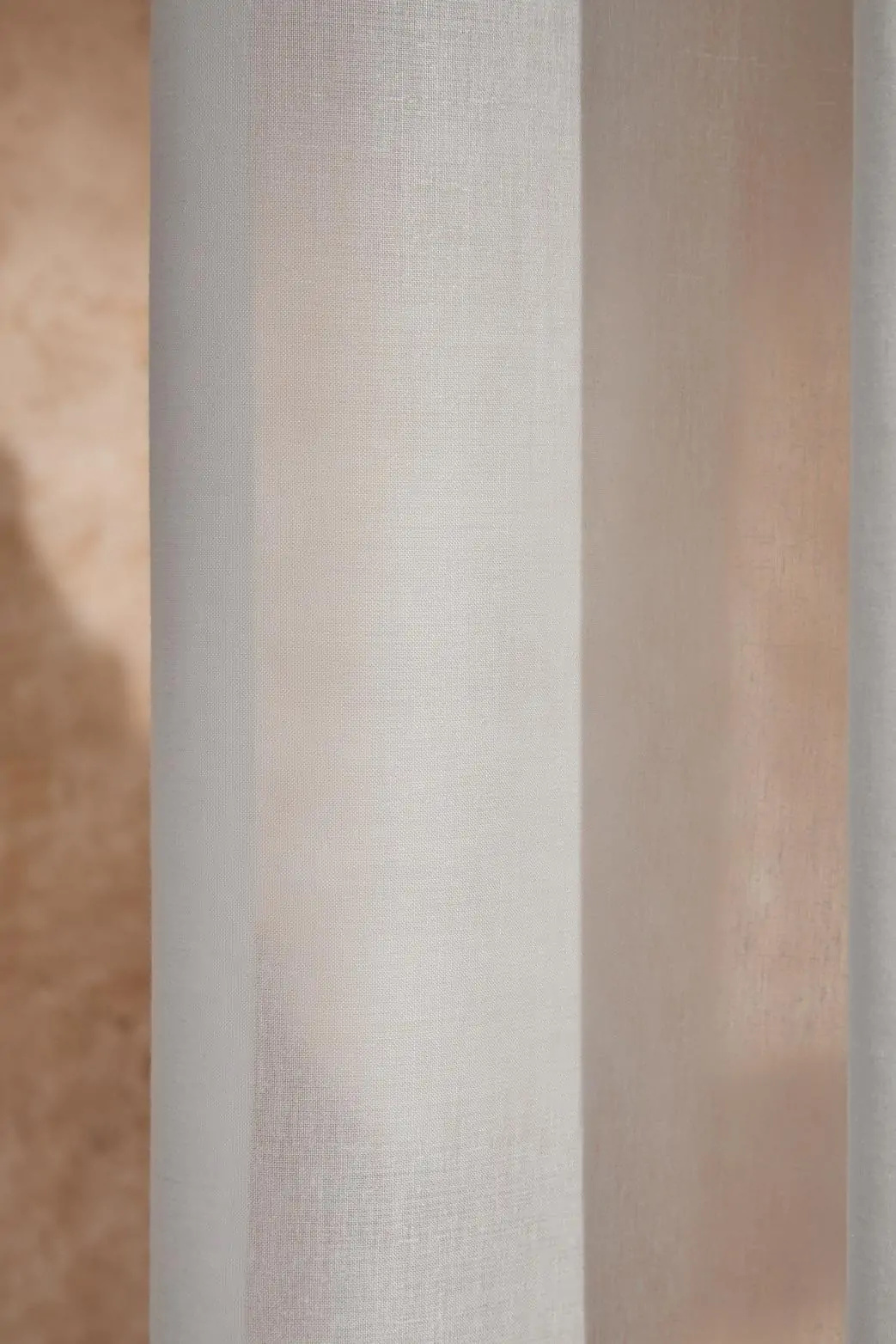 White 01 | Fumo