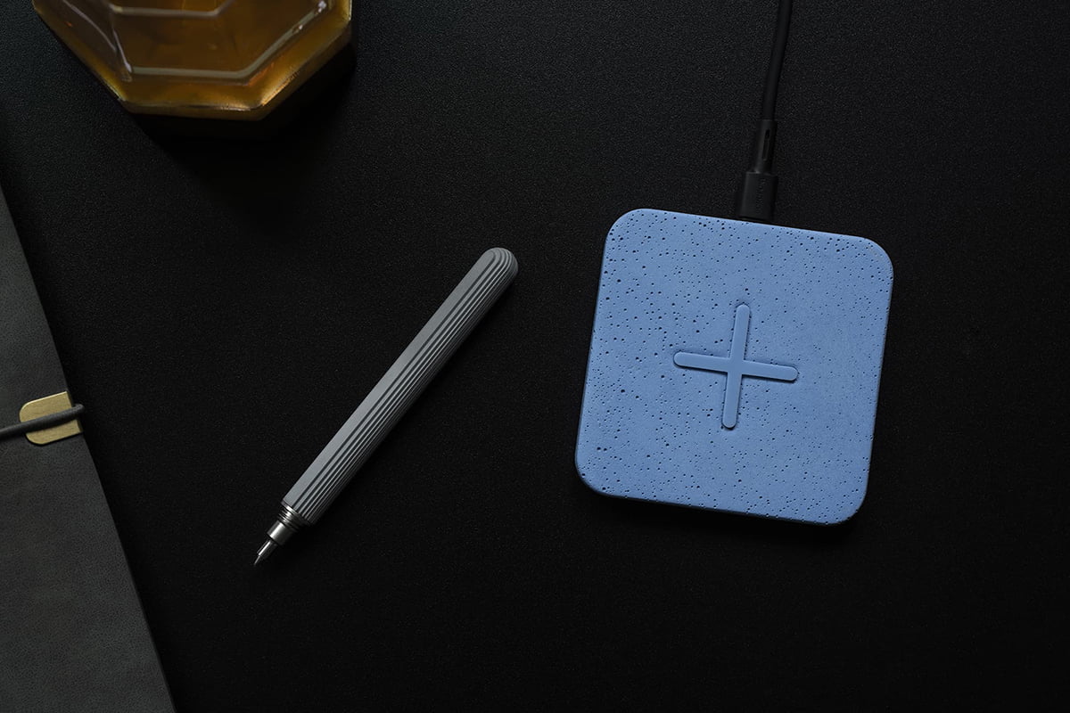 Wireless Charge - Blue | Decorative Accents
