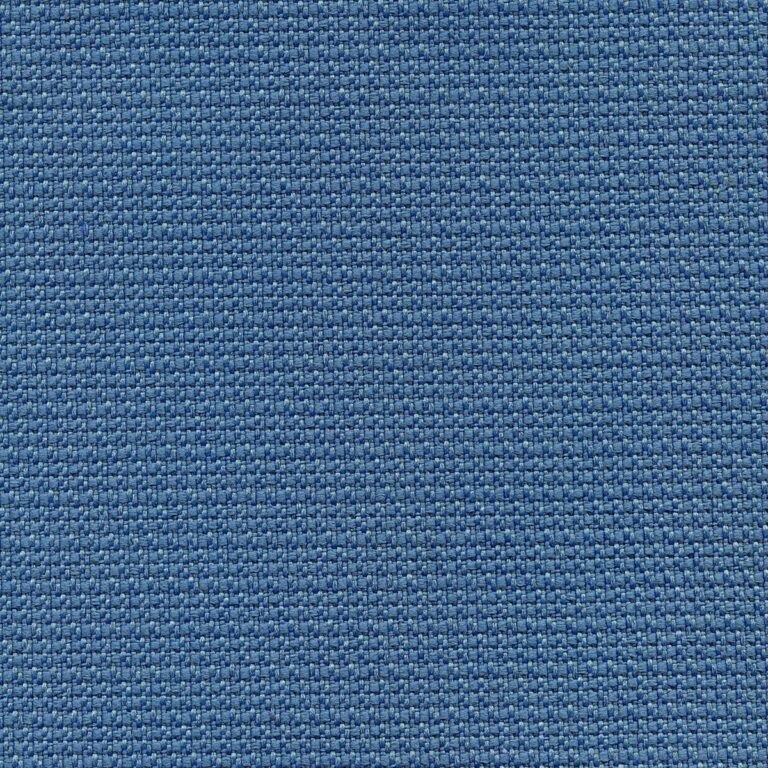352