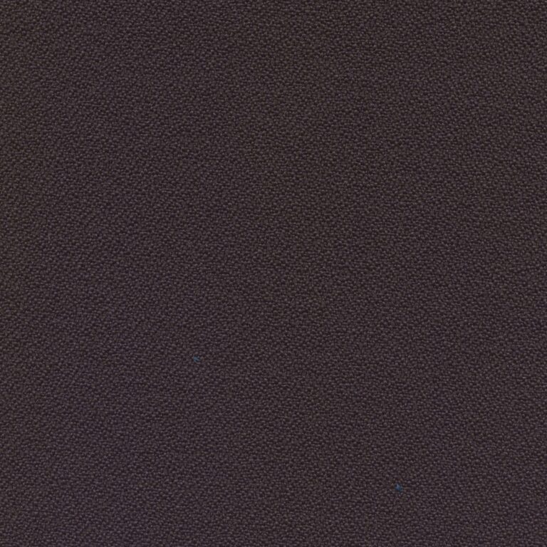 573