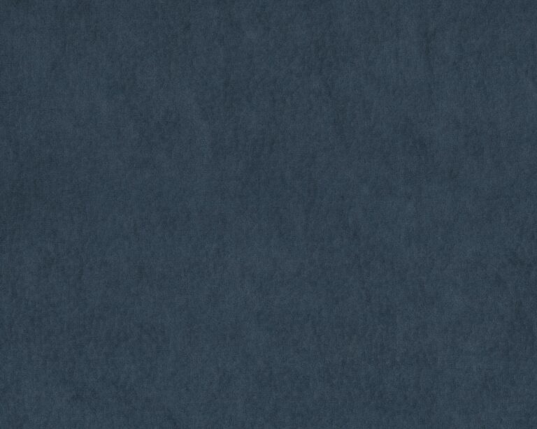 560