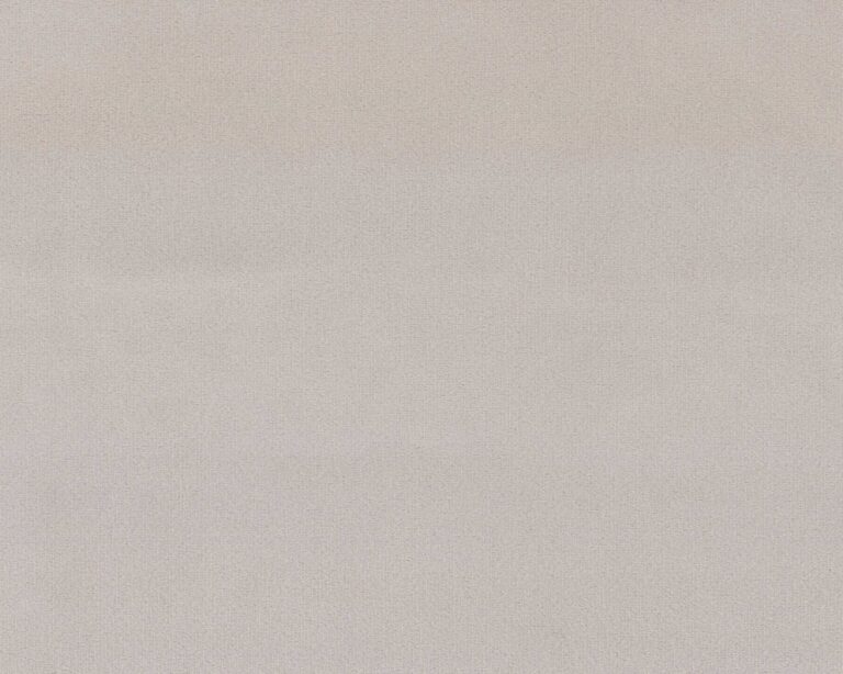 607