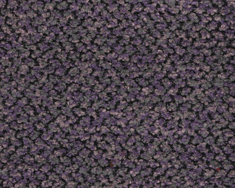 700