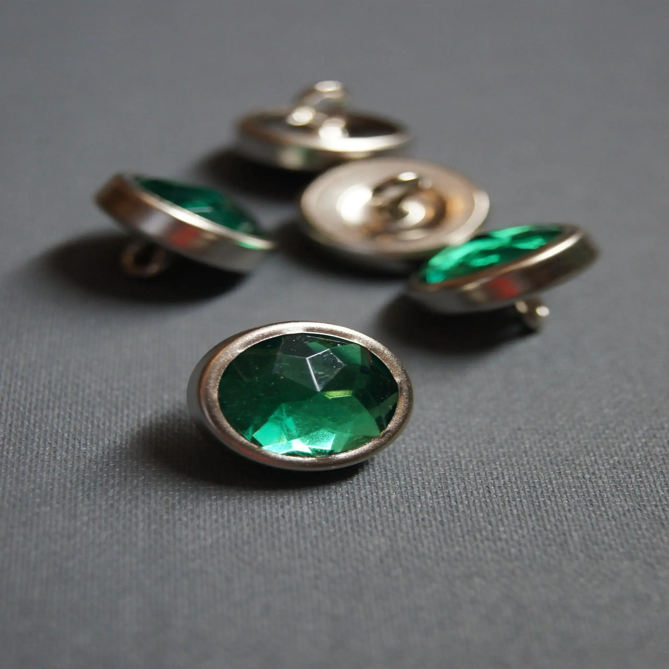 Button TTKD 03 Green | Nails & Buttons