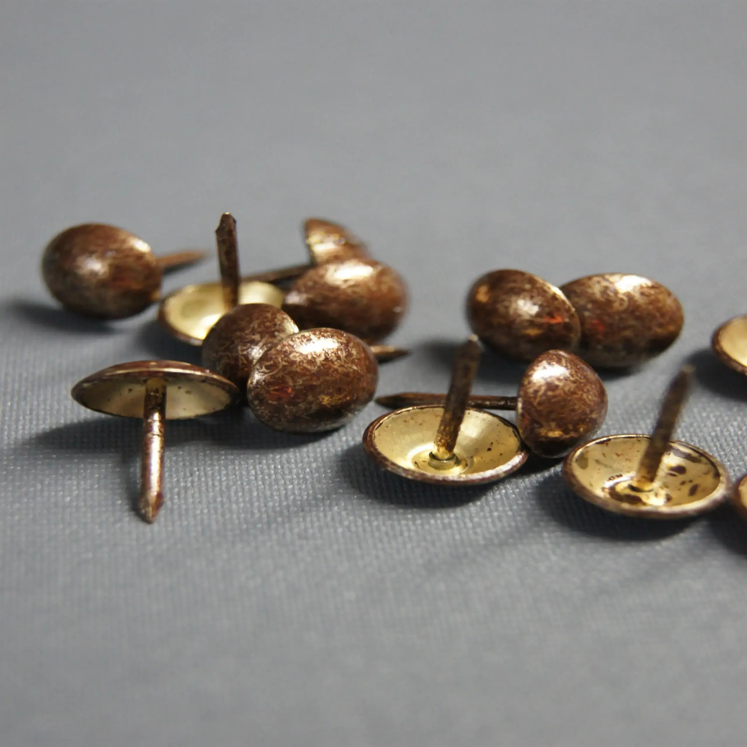 Nail N2 Brown 05 | Nails & Buttons