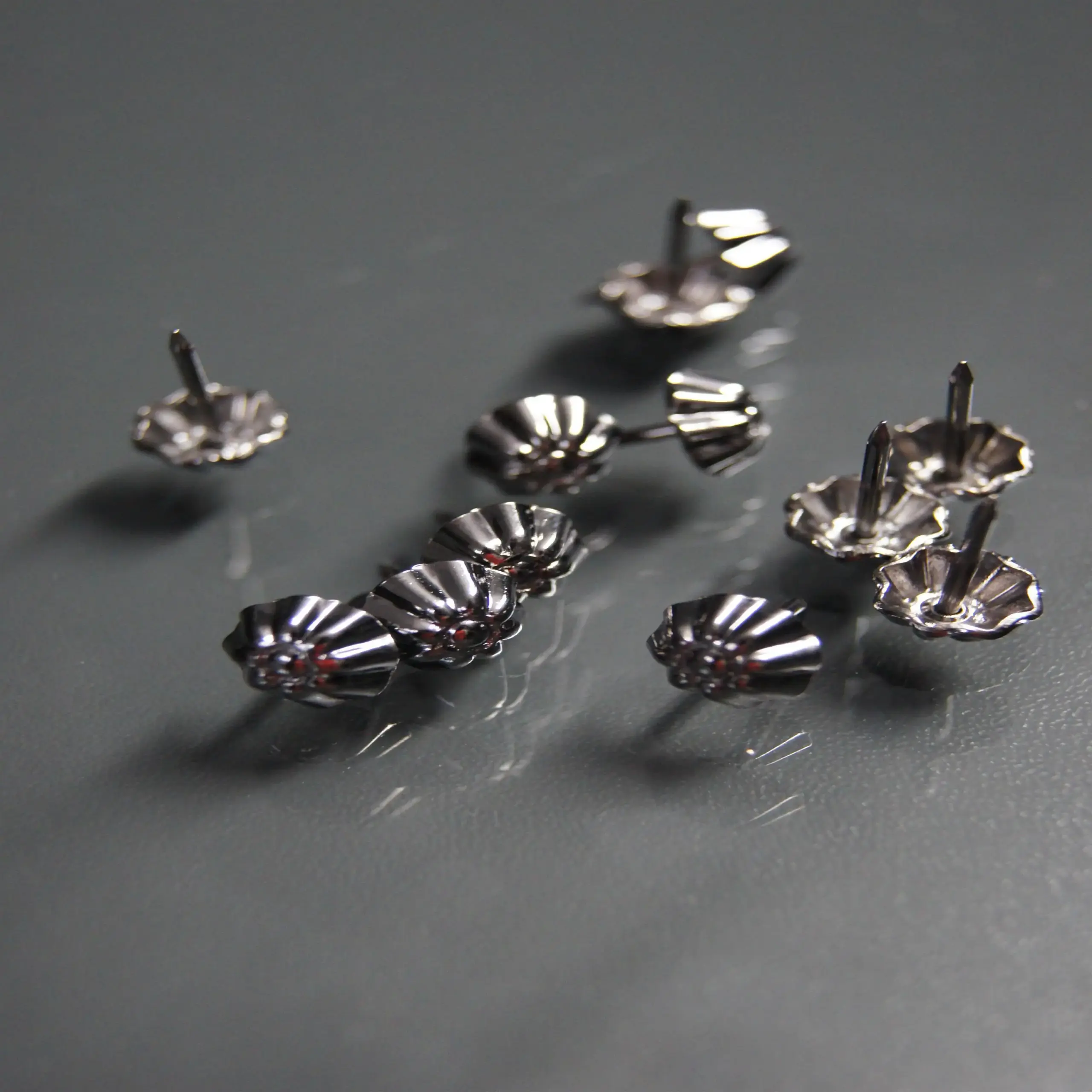 Nail EL N2 Dark Chrome 08 | Nails & Buttons