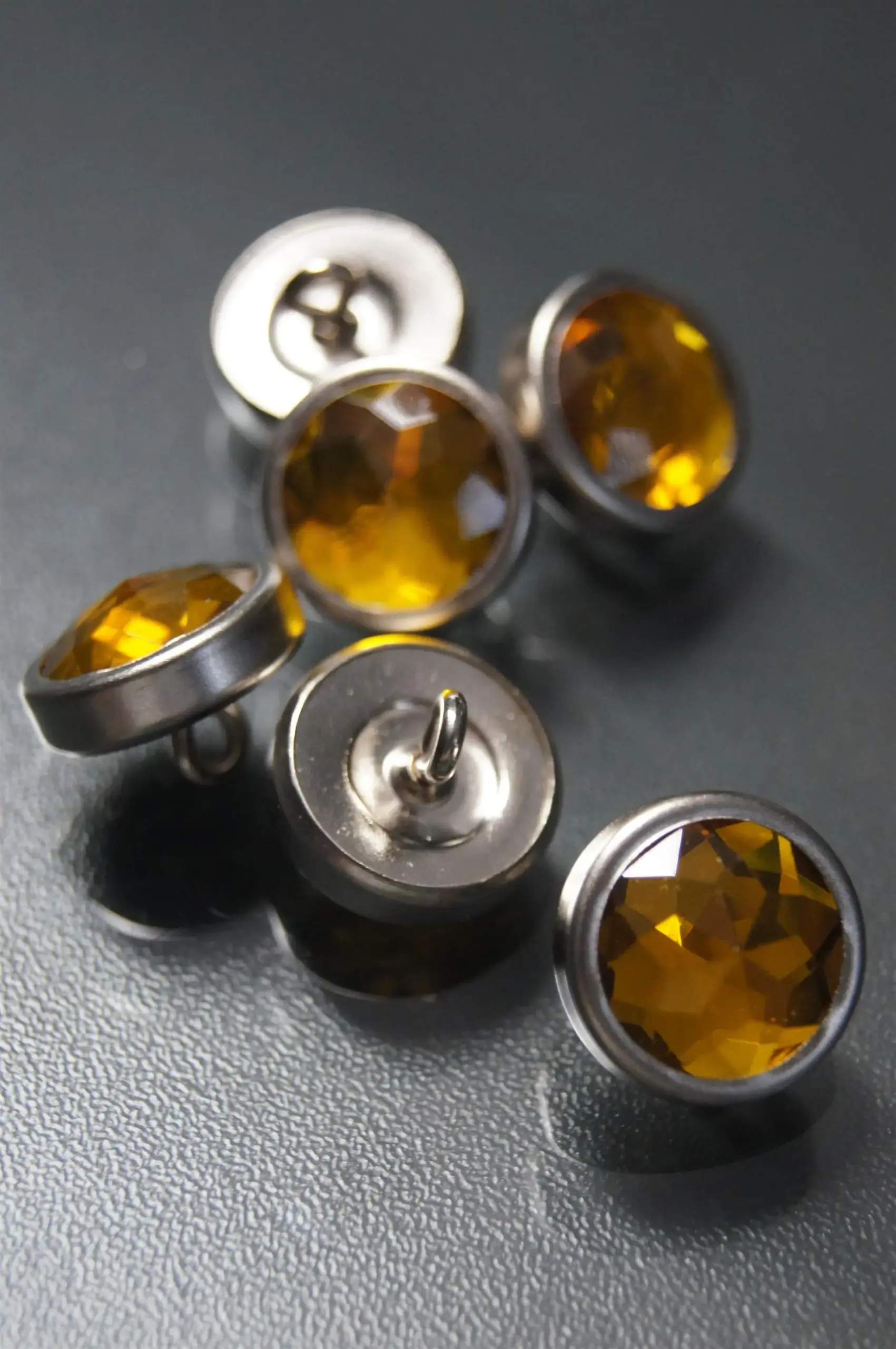 Button TTKD 03 Yellow | Nails & Buttons
