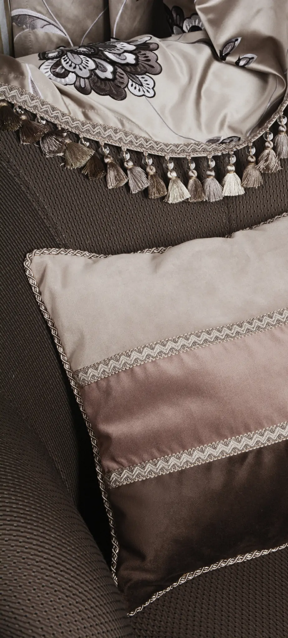 Linen 1441 | Braids & Ribbons