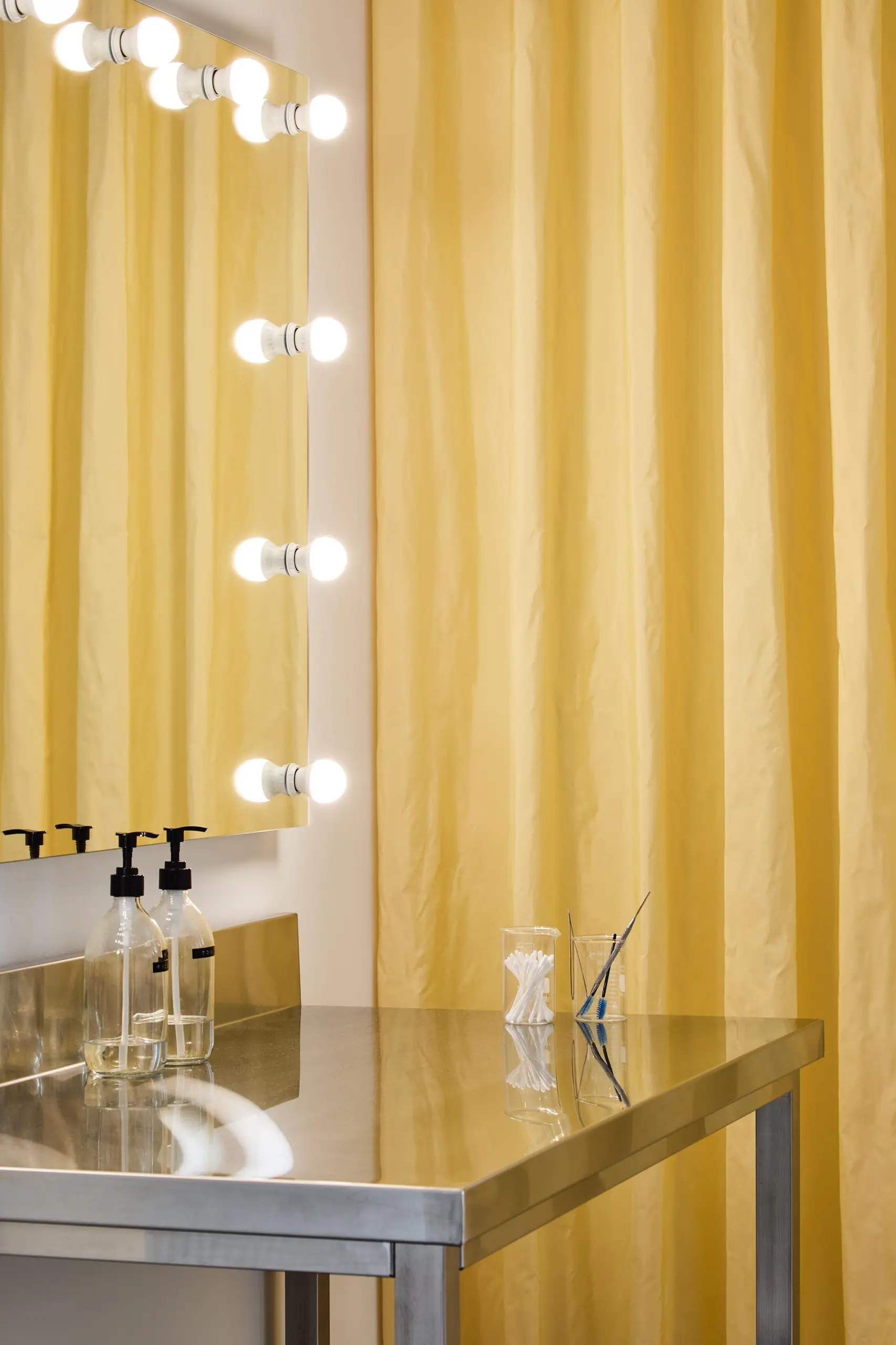 Brilliant White 08 | Taffeta