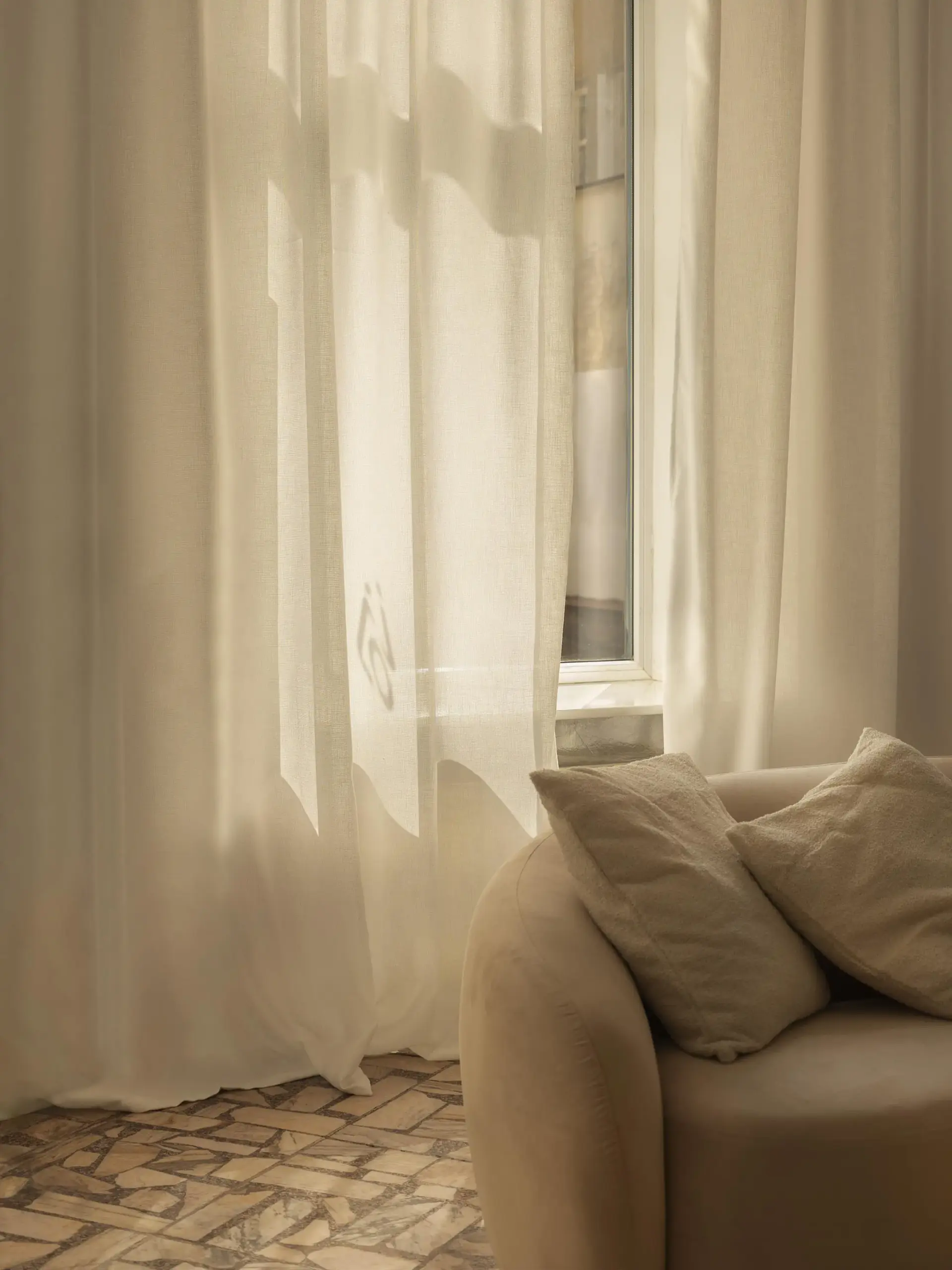 White 64 | Tela