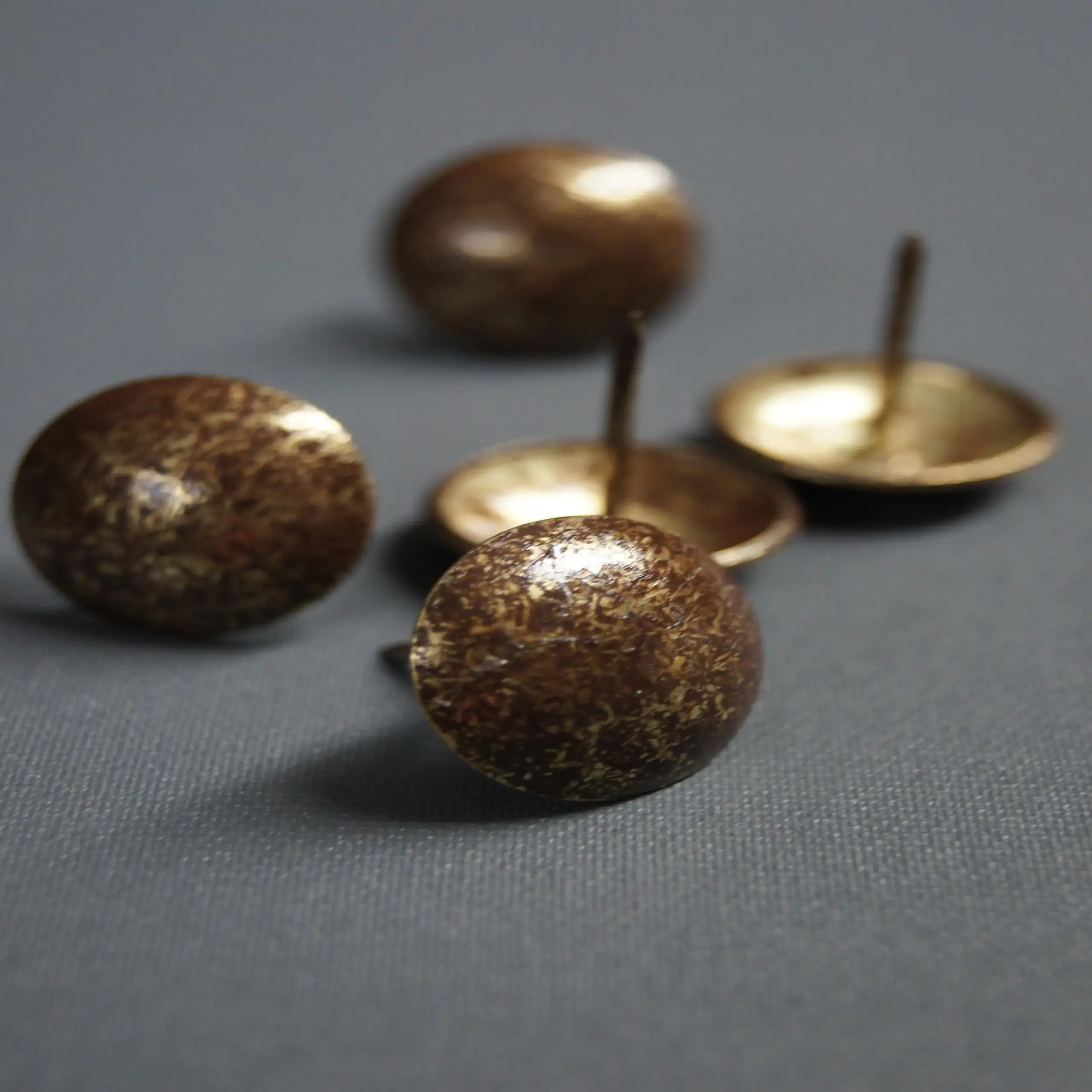 Nail N5 Brown 05 | Nails & Buttons