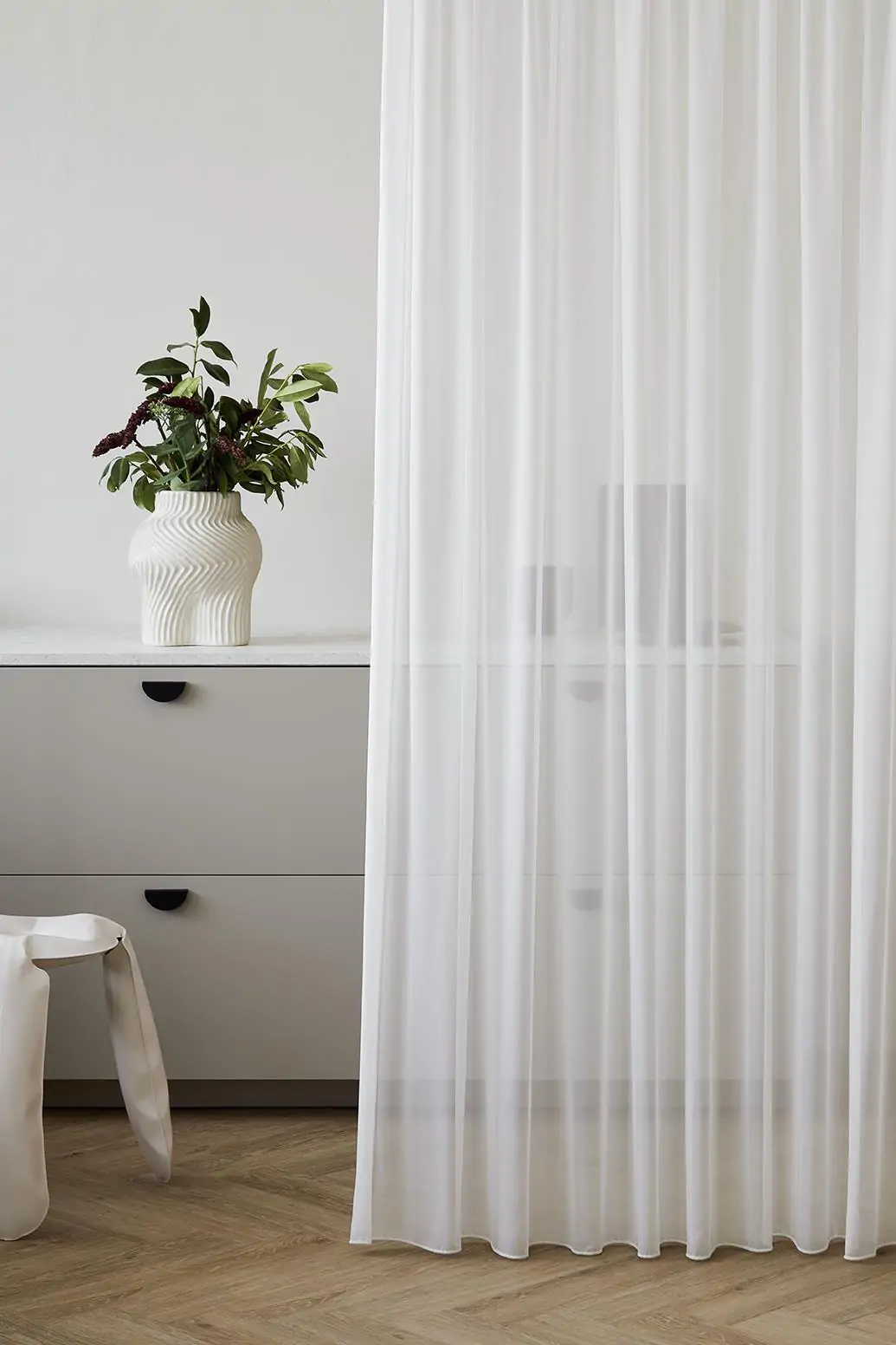 White 01 | Piuma