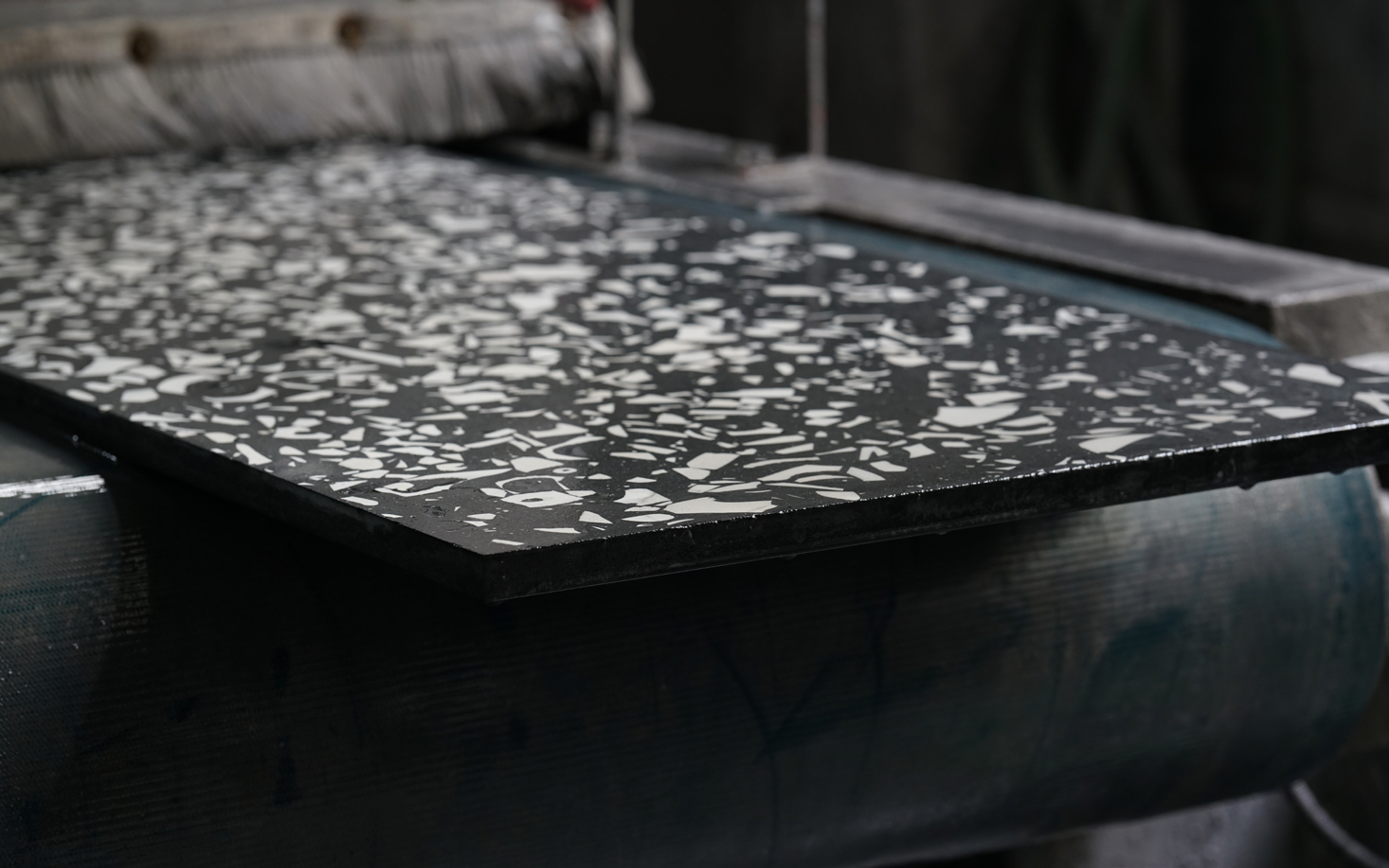 Su | Tiles