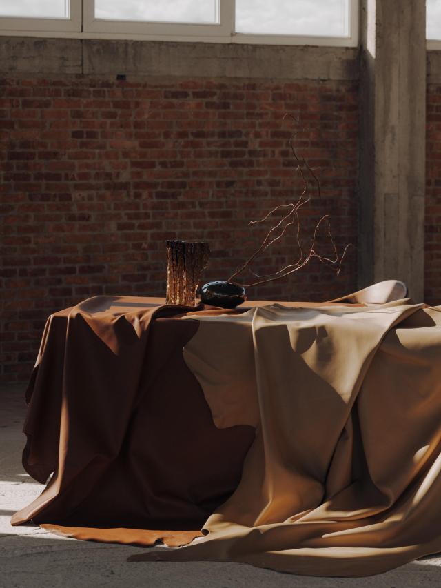 D701 | Pure Aniline
